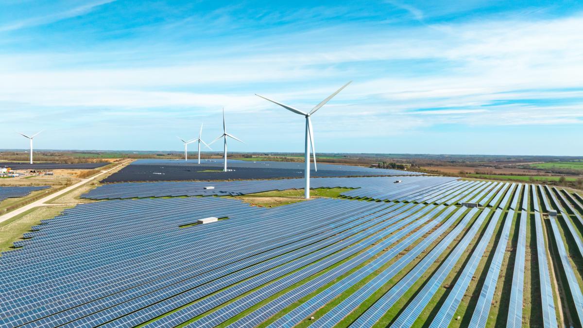 parc solar si eolian 