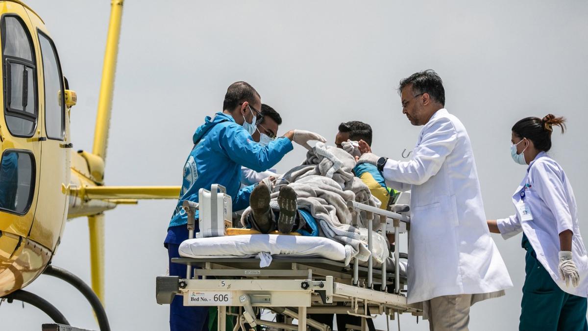 povestea unei supravietuiri miraculoase pe everest ghidul dat disparut sase zile a rezistat mancand ciocolata si mestecand gheata