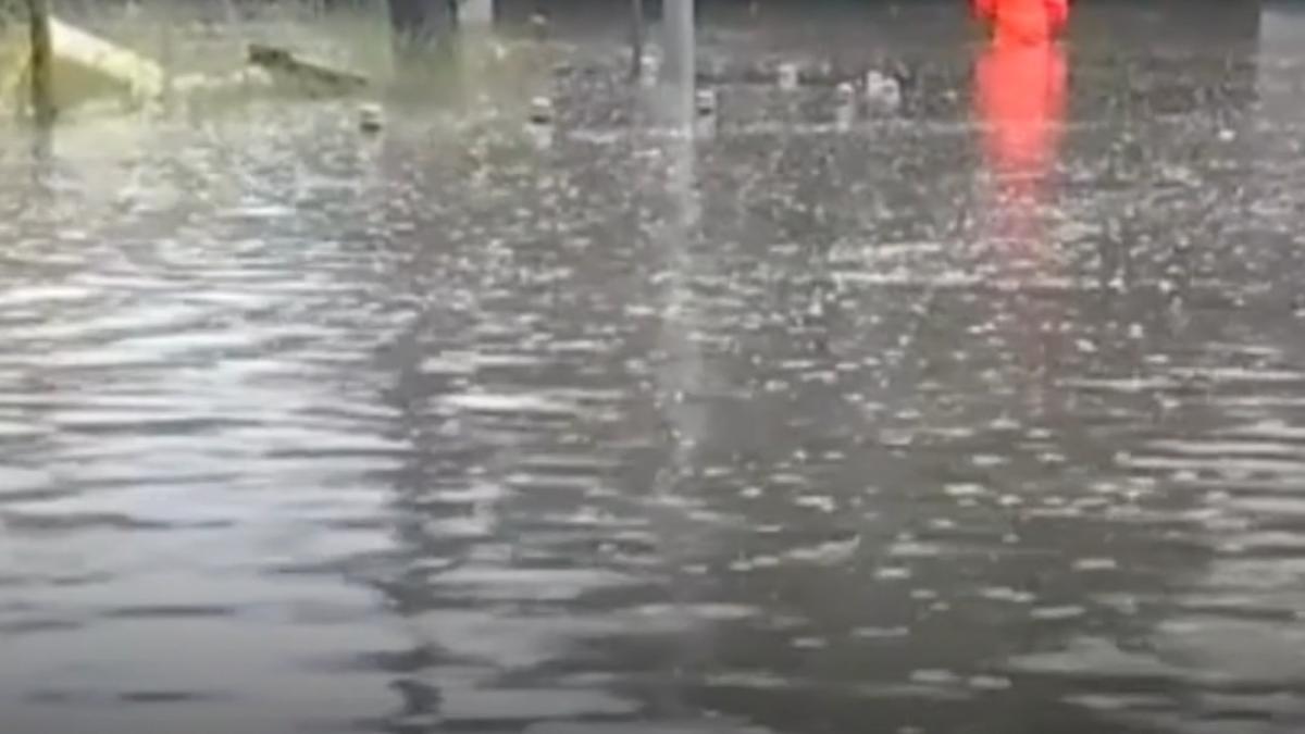avertizare imediata de la anm cod portocaliu de averse grindina si vant puternic strazile din constanta s au transformat in rauri