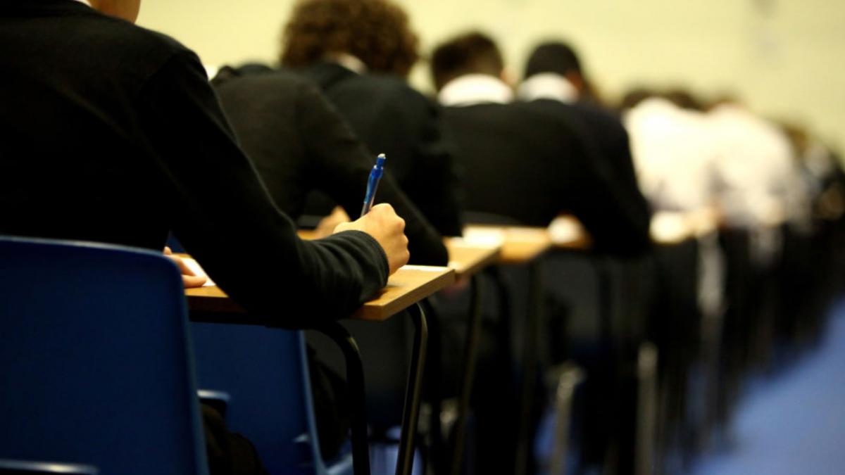 cu ce ai voie sa scrii la bac si la evaluarea nationala 2026