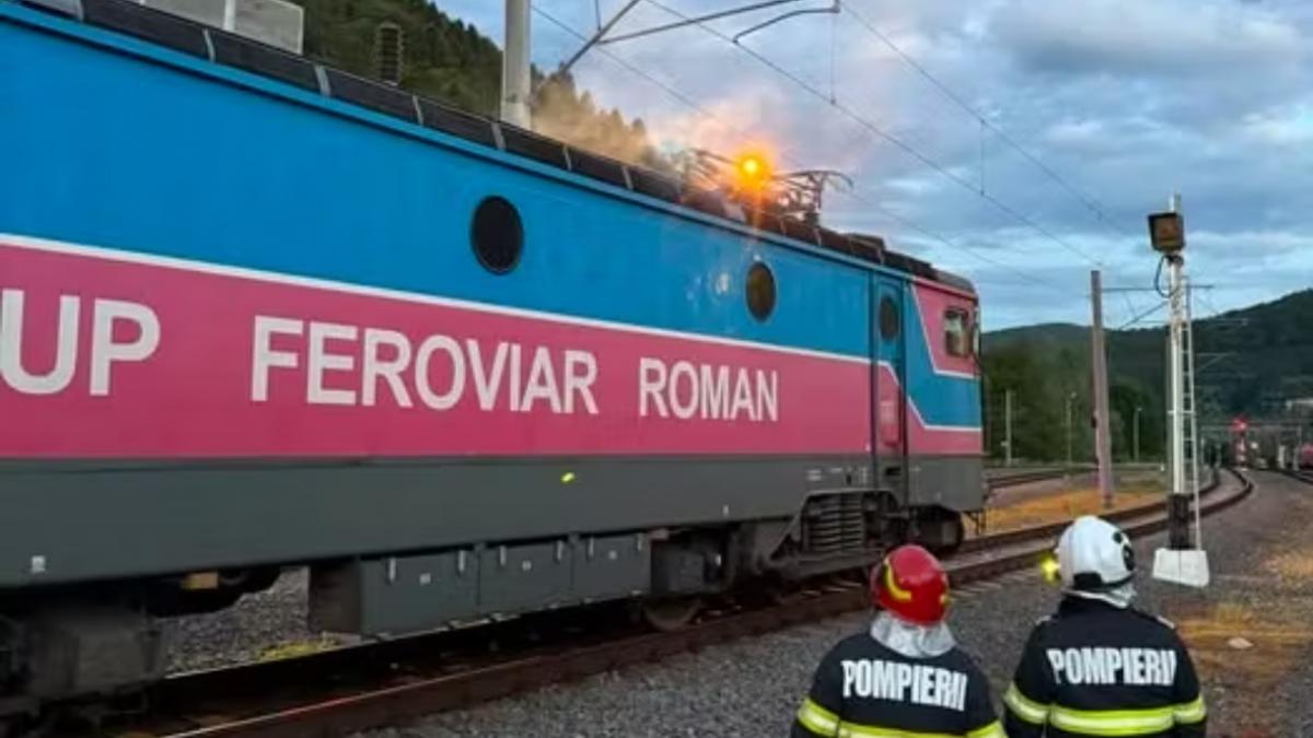 o locomotiva a luat foc in gara sinaia trenul transporta motorina interventie de urgenta a pompierilor