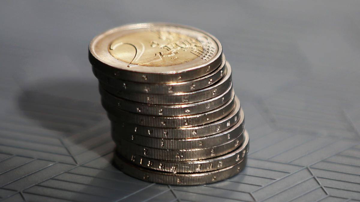 mai multe monede de 2 euro 