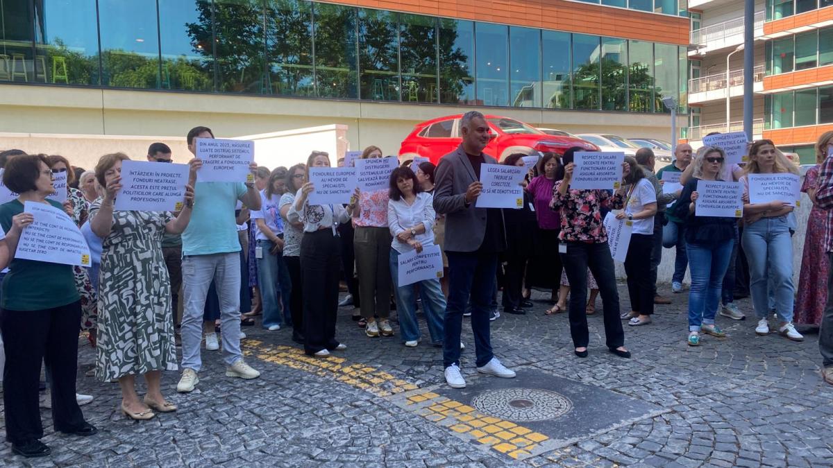 guvernul nu face altceva decat sa alunge personalul pregatit angajatii care gestioneaza fondurile europene au iesit in strada