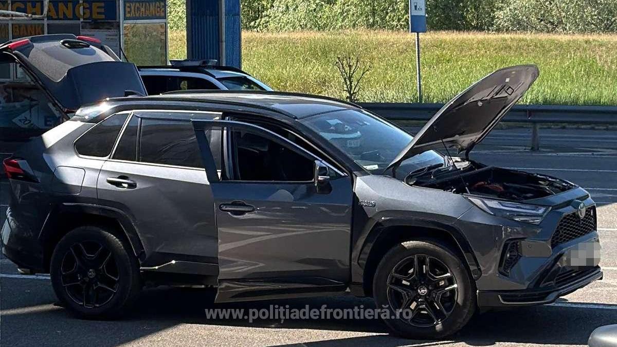 politistii de frontiera au descoperit in trafic in arad doua masini de 200 000 de euro cu acte false soferii erau ciprioti