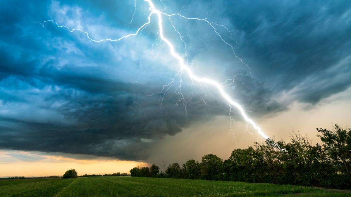cod galben de furtuni cu grindina si vijelii in mai multe judete harta zonelor vizate de alerte meteo anm si prognoza pentru bucuresti