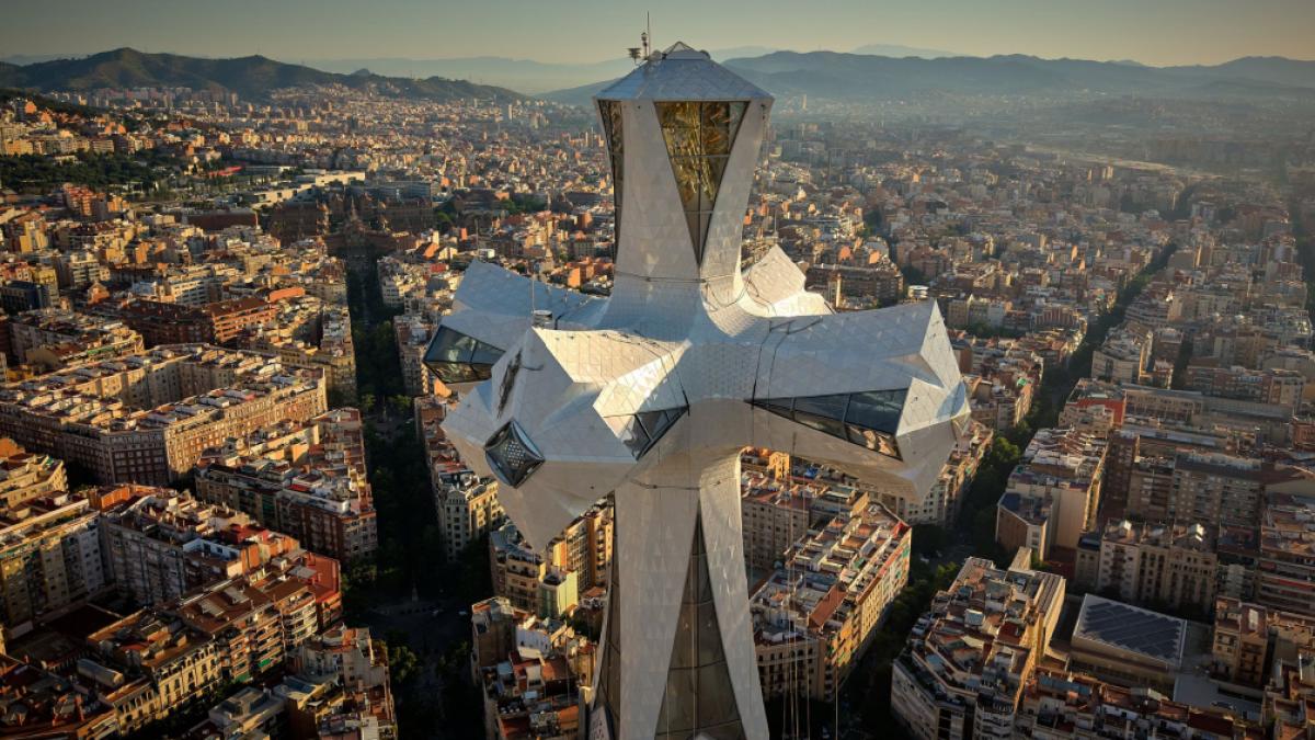 povestea arhitecturala a bazilicii sagrada familia se apropie de final dupa 144 de ani cel mai inalt turn va fi inaugurat miercuri