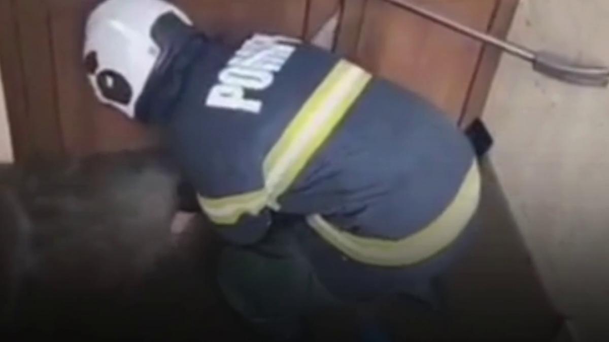 dezastru in urma ploilor torentiale oameni salvati din calea apelor