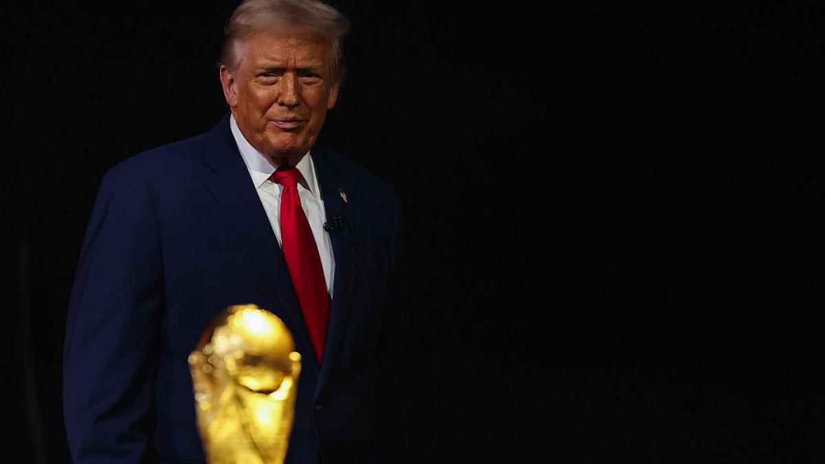 sua au interzis accesul la cupa mondiala unui arbitru somalez si mai multor oficiali din nationala iranului explicatiile casei albe