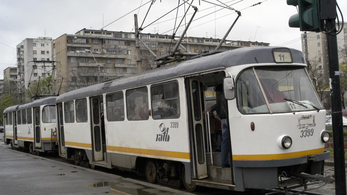 dupa 53 de ani in transportul public din bucuresti tramvaiele tatra vor fi retrase din circulatie cand vor avea loc ultimele curse