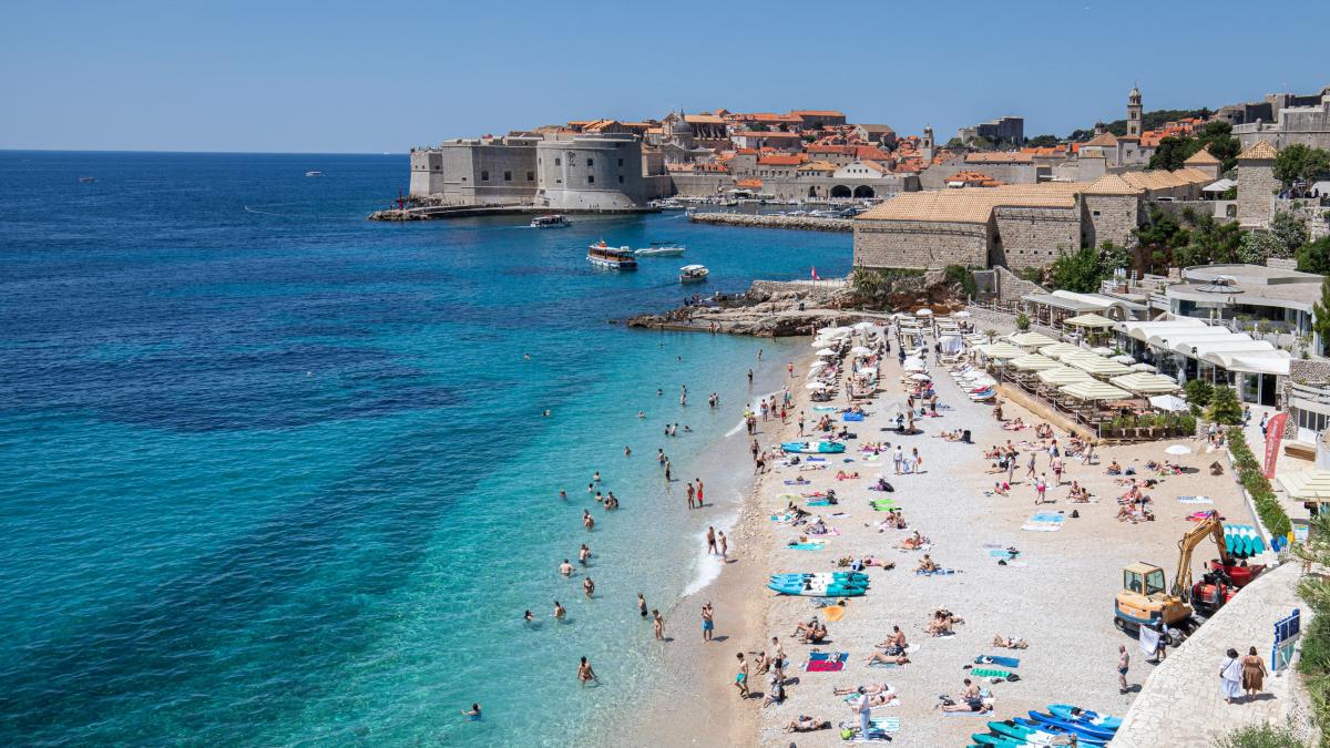 panorama cu o plaja din Dubrovnik