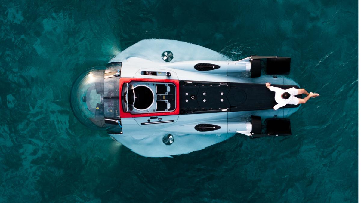 zbor subacvatic cel mai rapid submersibil din lume a fost lansat in caraibe cum arata vehiculul futurist de lux super sub