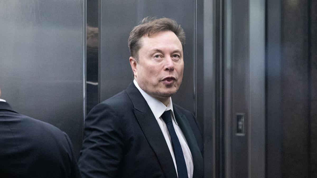 elon musk a devenit primul trilionar din lume spacex este oficial listata la bursa cat costa o actiune