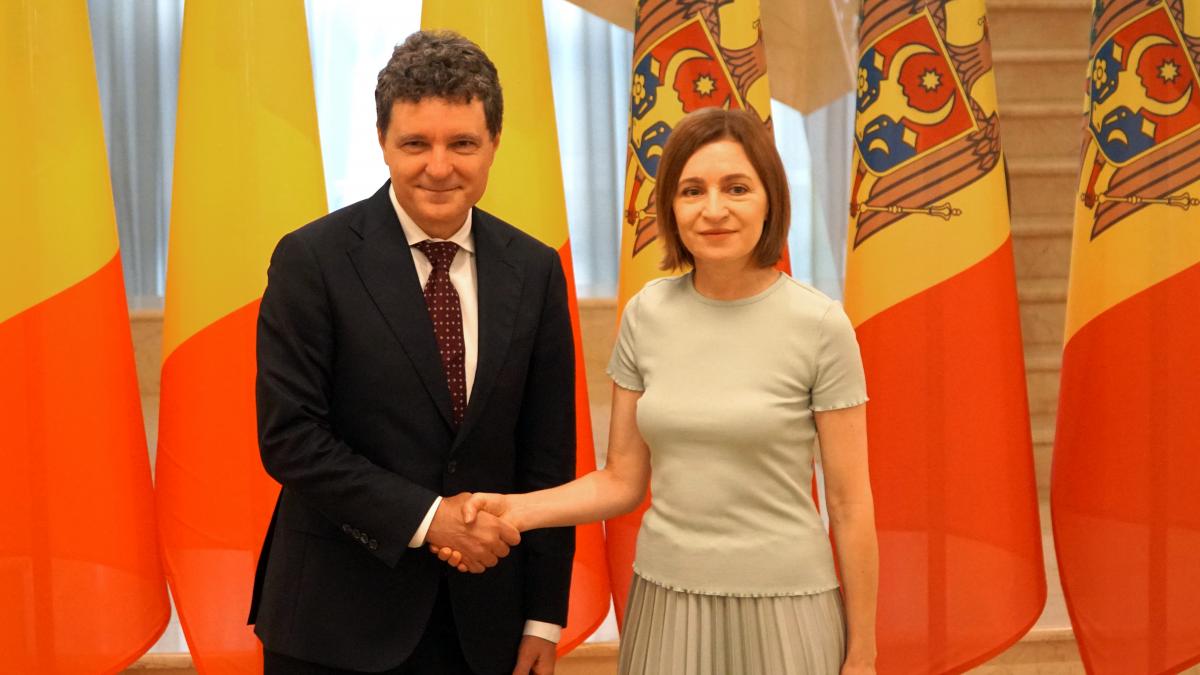 reactia lui nicusor dan dupa ce ue a anuntat inceperea negocierilor de aderare cu republica moldova si ucraina