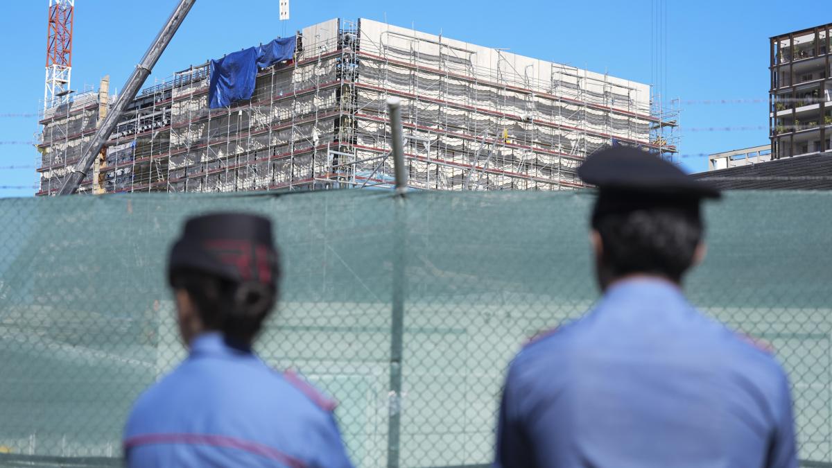 ap muncitori straini au fost platiti cu mai putin de 2 dolari pe ora pentru a construi un nou consulat american la milano ancheta in