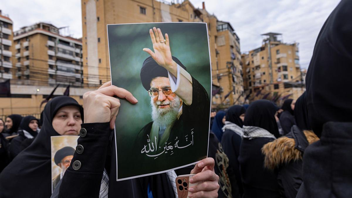 ayatollahul khamenei ucis in loviturile de la inceputul razboiului din iran va fi inmormantat pe 9 iulie