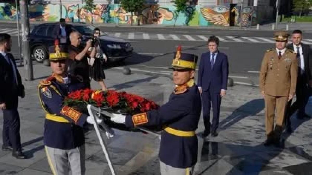 flori monument mineriada nicusor dan
