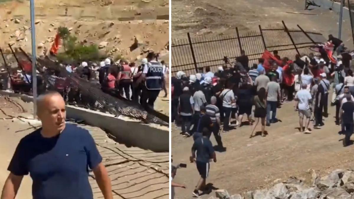 albanezii au protestat fata de un alt proiect imobiliar de lux pe coasta adriaticii s au confiscat terenurile a 200 de familii
