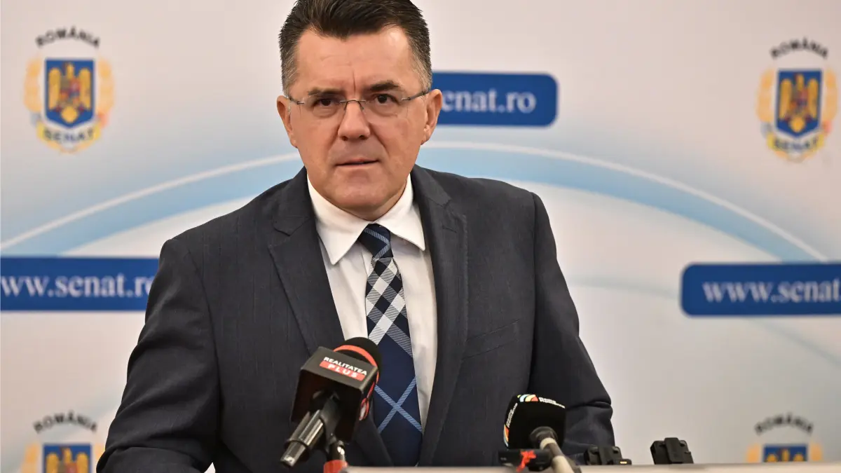 aur nu voteaza guvernul vestea dungaciu poti sa l pui in fruntea lui si pe papa de la roma ca tot nu va functiona