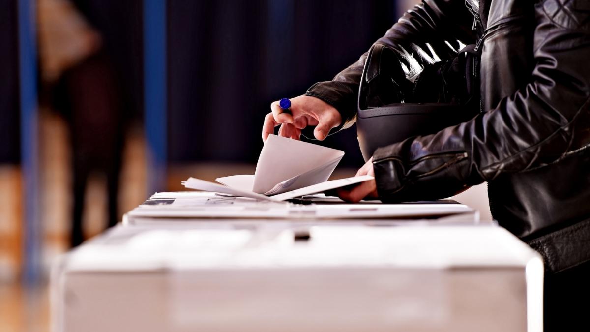 buletin vot urna sectie votare