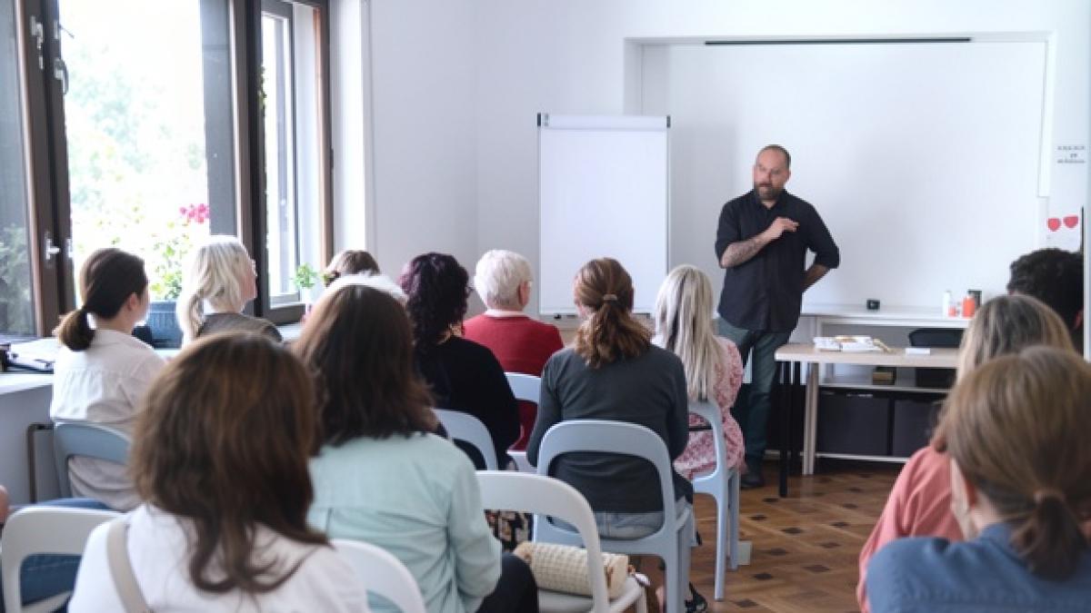 ziua portilor deschise la fundatia calea victoriei cursuri gratuite in diverse domenii pentru toti bucurestenii
