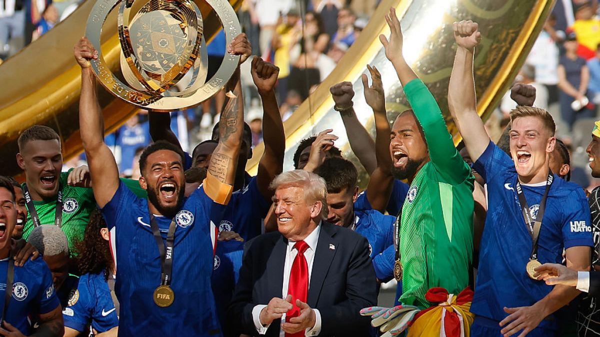 donald trump ar putea ridica trofeul cupei mondiale 2026 alaturi de viitorii campioni mondiali dupa finala din 19 iulie