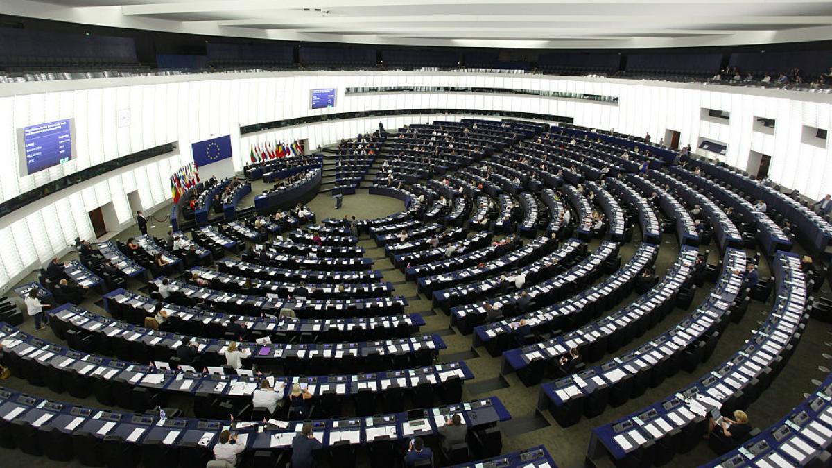 parlamentul european respinge prima forma a bugetului pe termen lung propusa de statele membre
