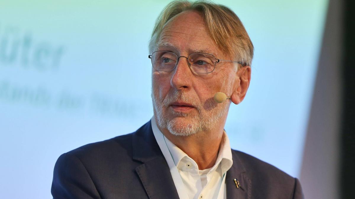 politician european privind intr o parte