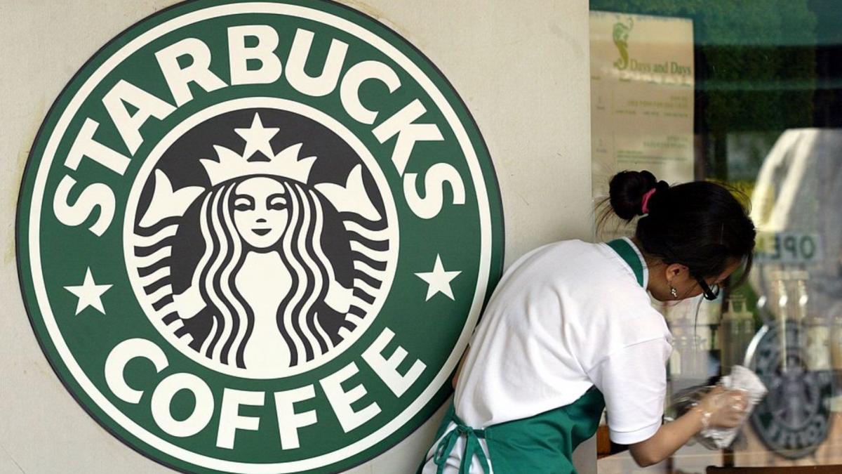 starbucks isi inchide temporar toate magazinele din coreea ca sa isi bage angajatii la lectii de istorie dupa o promotie scandaloasa