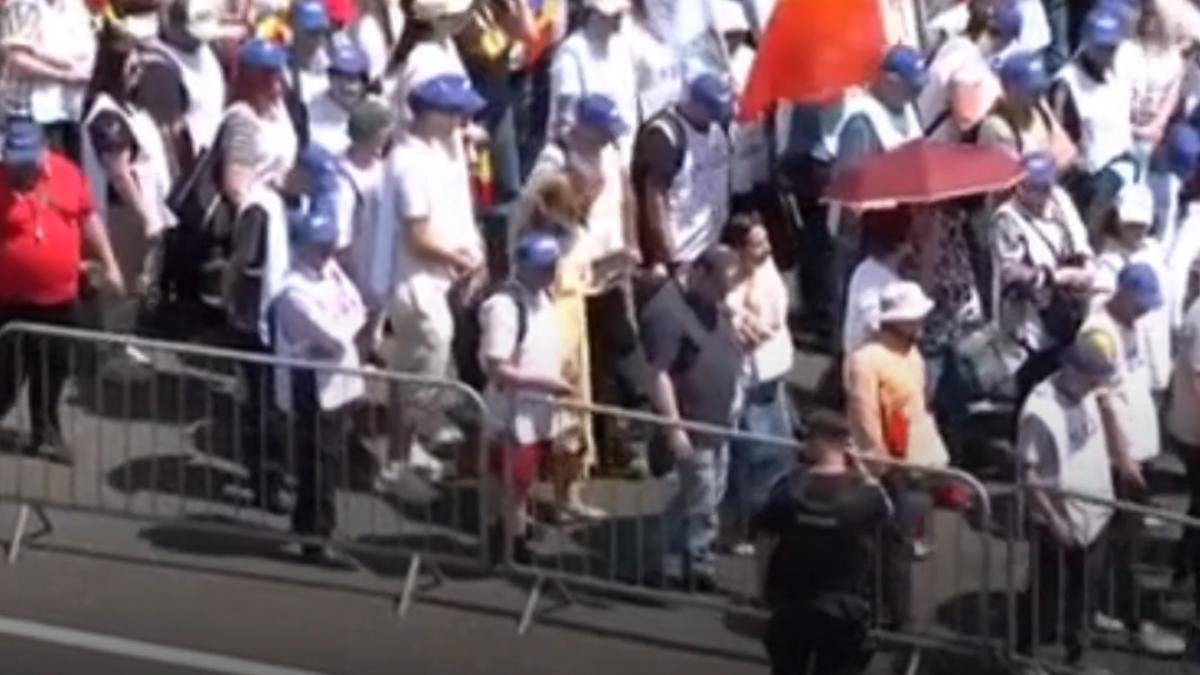 protestatarii din piata victoriei au plecat spre parlament tensiune sociala majora