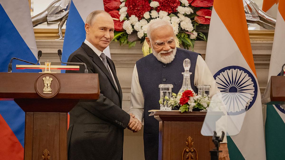 vladimir putin da mana cu narendra modi