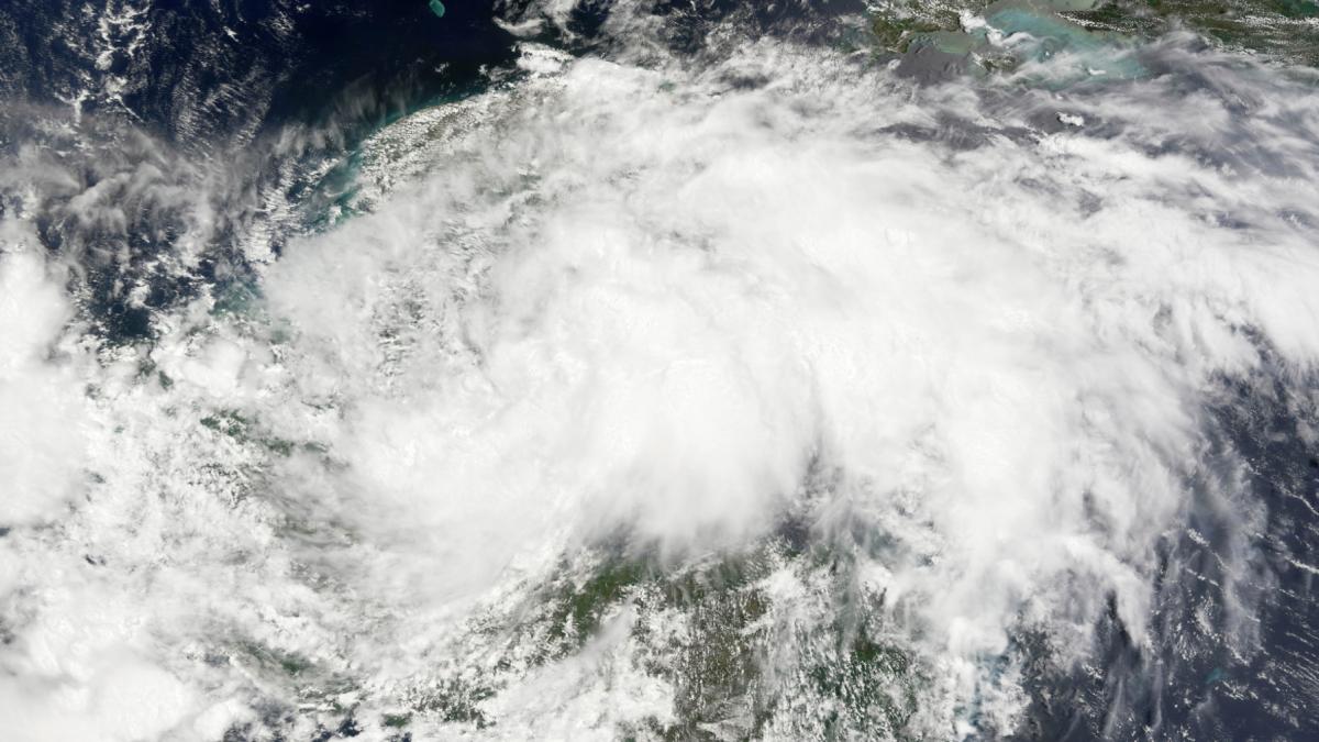furtuna tropicala arthur din satelit 2008