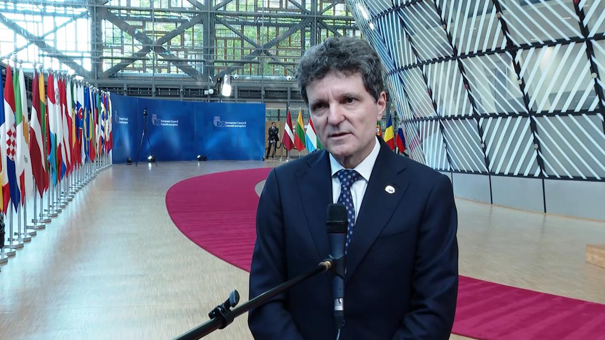 ce a raspuns nicusor dan la bruxelles cand a fost intrebat daca este de acord ca guvernul vestea sa primeasca voturi de la aur