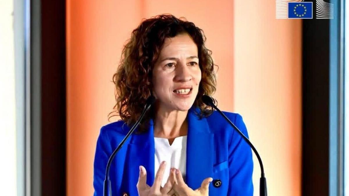 roxana minzatu