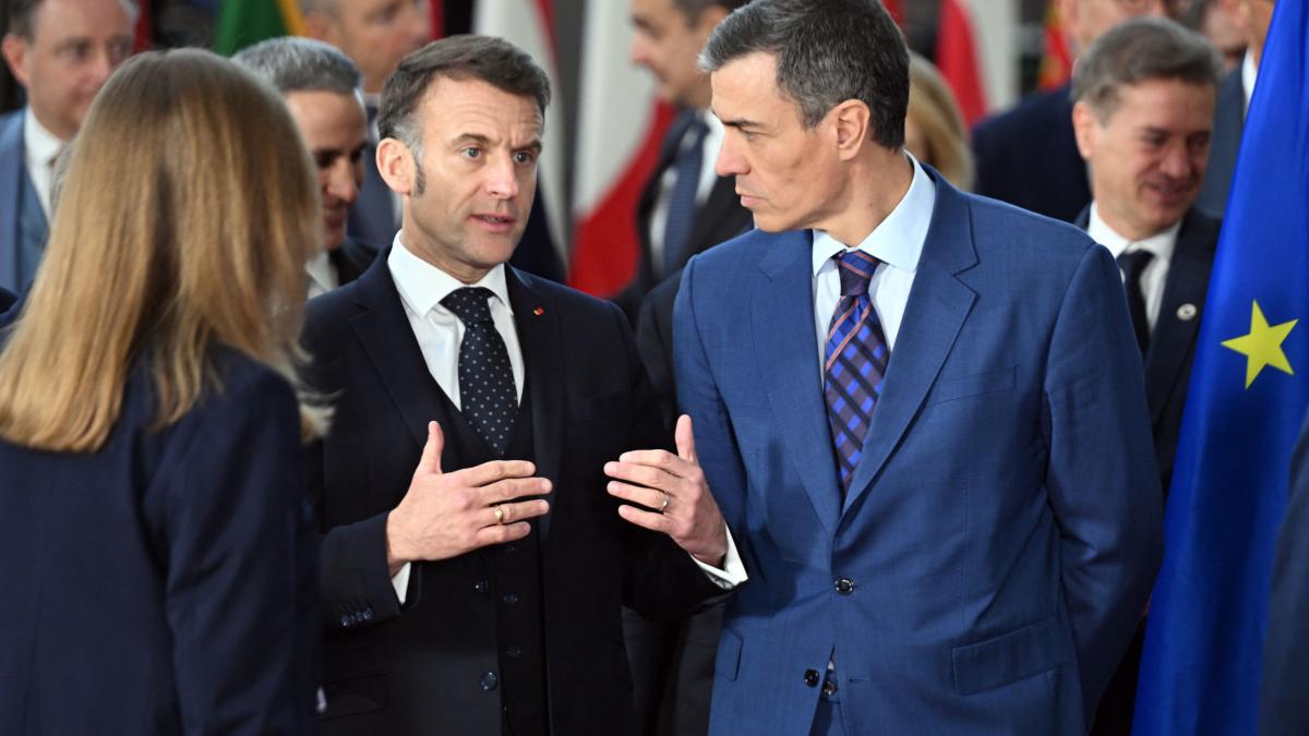 nu este europa noastra macron si sanchez ataca planul ue pentru centrele de returnare a migrantilor