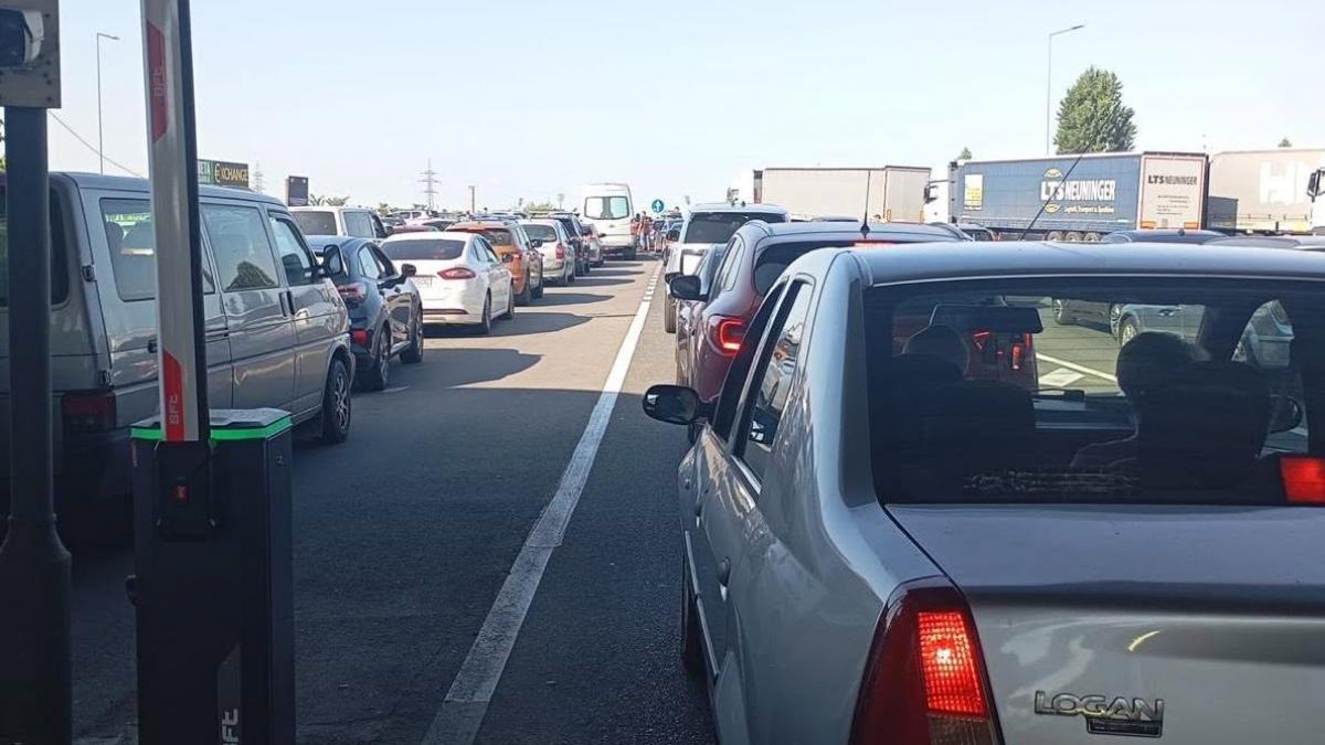 cozi si trafic ingreunat pe podul giurgiu ruse soferii asteapta zeci de minute pentru a intra in bulgaria