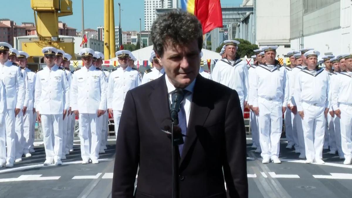 nicusor dan anunta patrule in marea neagra care sa se asigure ca nu vor ajunge drone la tarm in sezonul estival