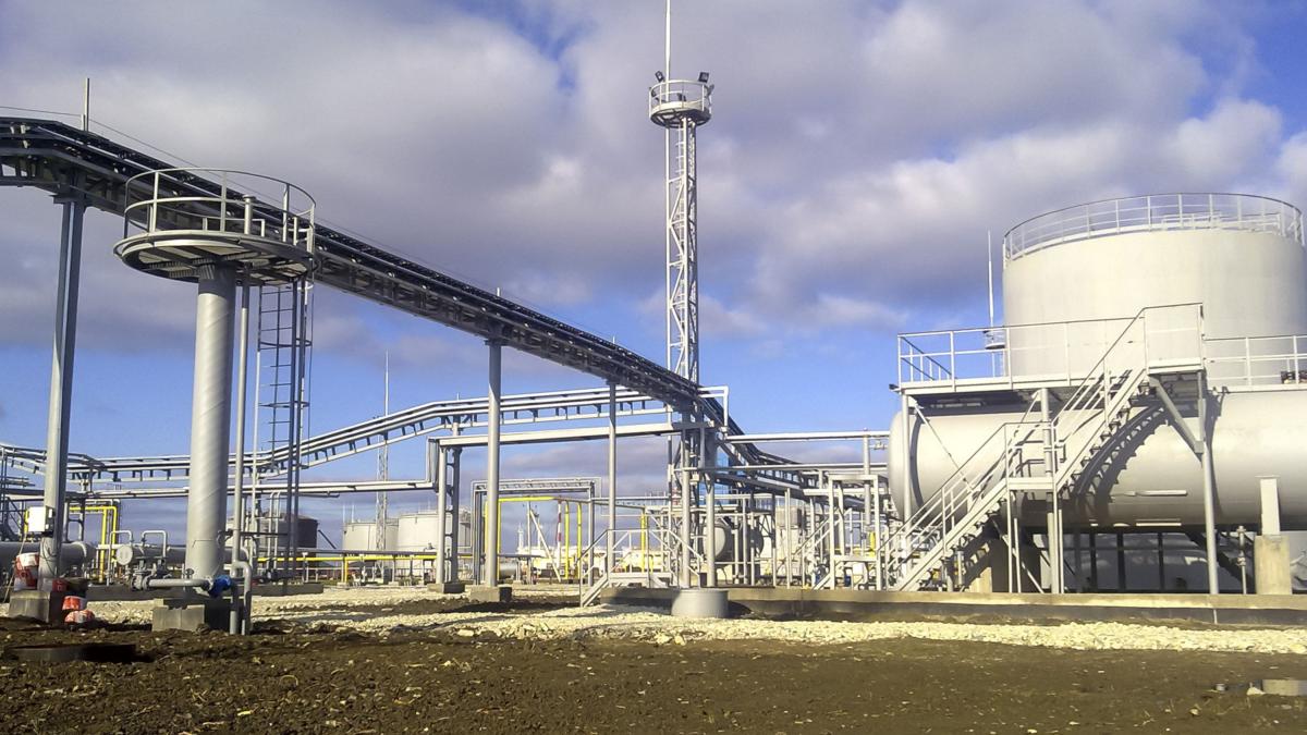 rafinaria care transforma carbonul in beton si sticla a fost inaugurata in australia tehnologia transforma poluarea in materiale