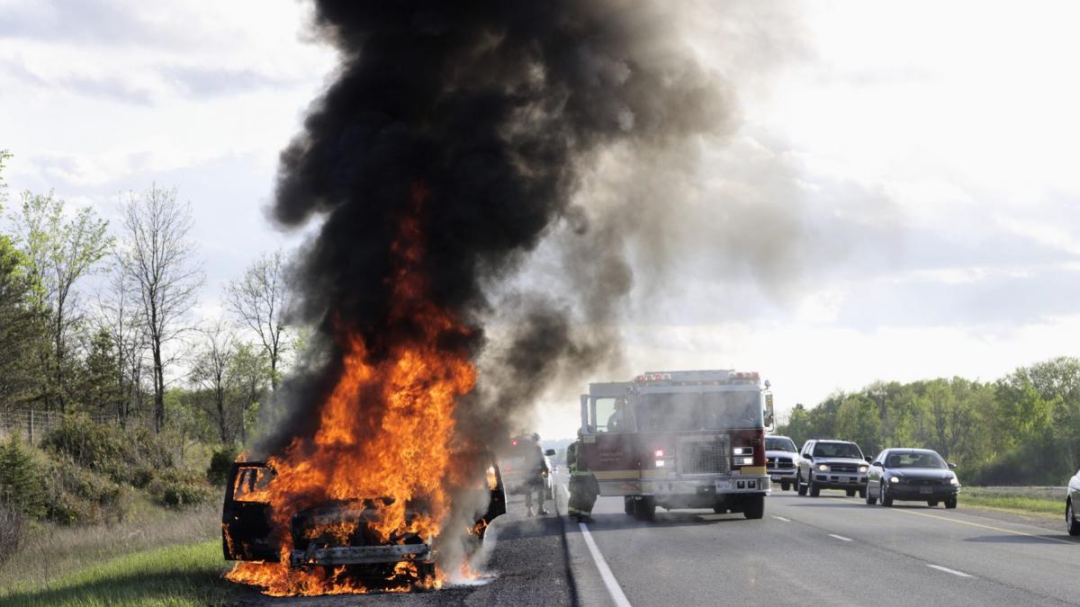 de ce iau foc masinile pe printesa xenia una dintre cele mai spectaculoase autostrazi spre muntenegru