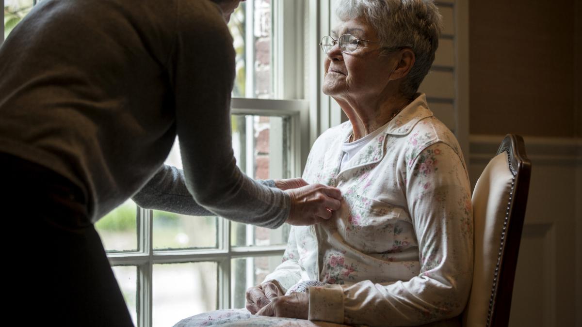 nyt ingrijitorii care nu au de ales misiunea de a avea grija la batranete de parintele care te a abuzat