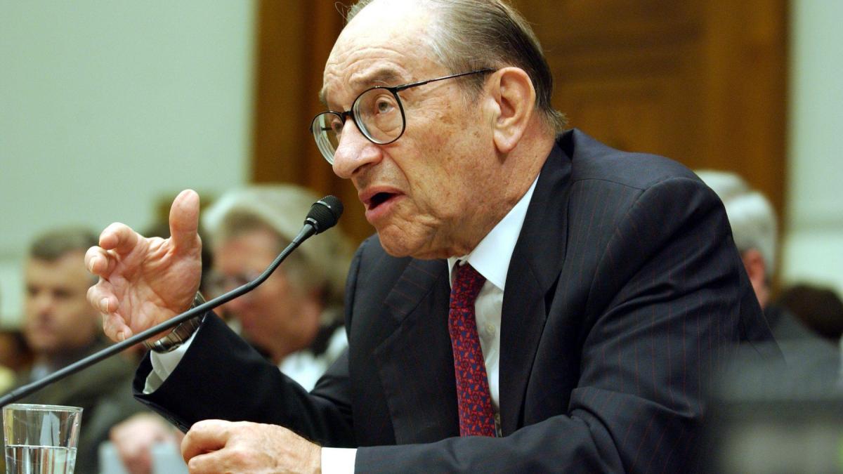alan greenspan arhitectul economiei americane moderne a murit la varsta 100 de ani pe usa biroului sau scria de aici incepe banul