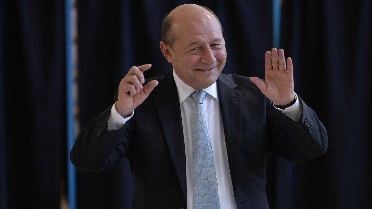 am mers cu caciula in mana dupa voturi marca patentata traian basescu