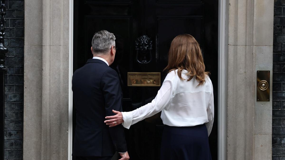 analiza the guardian de ce a cazut keir starmer fara sa fi declansat vreun razboi vreo criza sau vreun scandal