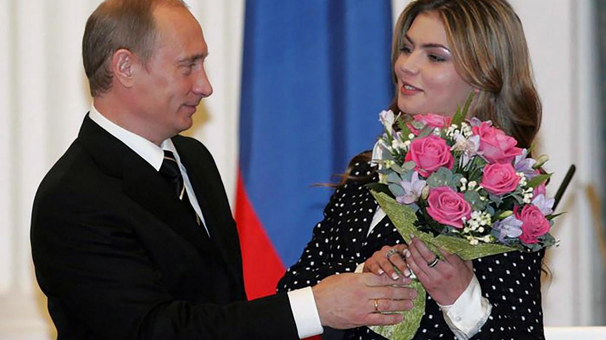 jurnalistul care a dezvaluit relatia lui putin cu o gimnasta a murit dupa ce ar fi mancat ciuperci otravitoare