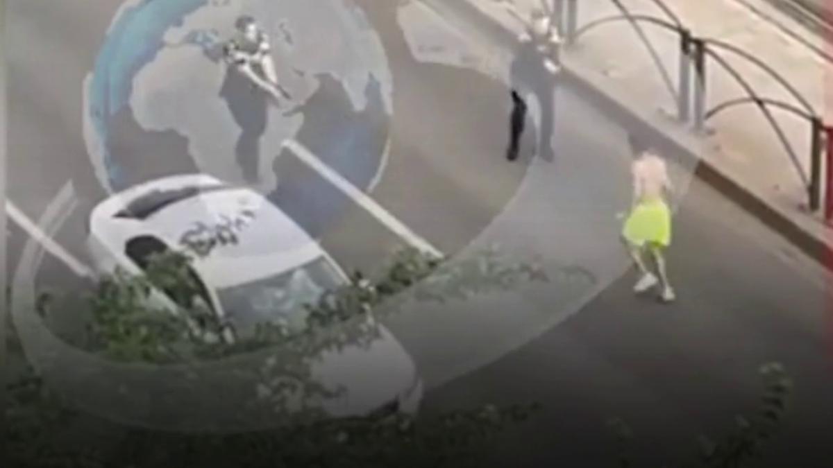 scene socante in bucuresti un barbat inarmat cu un cutit a atacat politistii iar acestia au tras focuri de arma