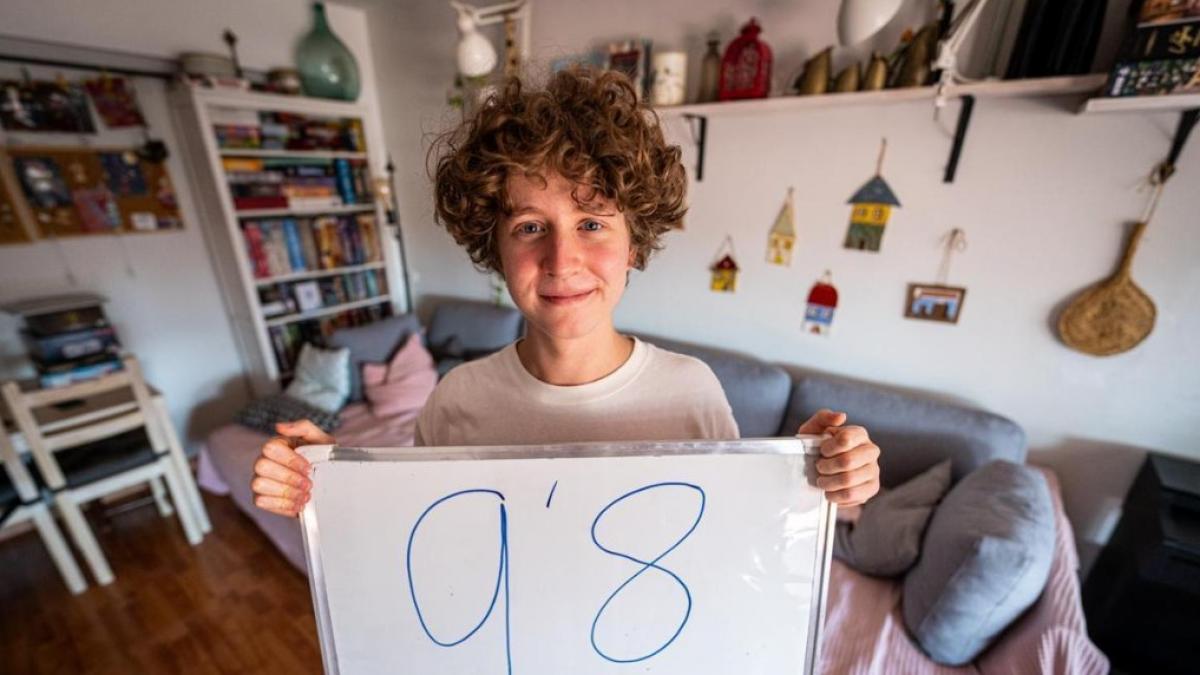 fiul unei romance a luat cea mai mare nota la bacalaureatul din barcelona si mama mea a fost prima in romania