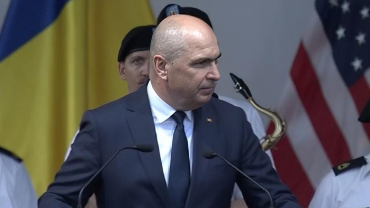 ilie bolojan alaturi de nicusor dan la receptia de la ambasada sua multumim militarilor pentru contributia la securitatea romaniei