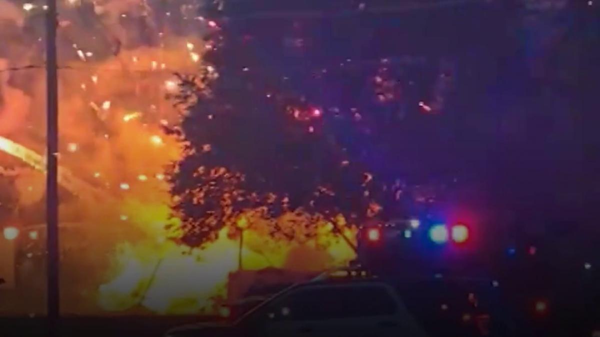 incendiu la un stand de artificii din sua explozii in lant surprinse pe video