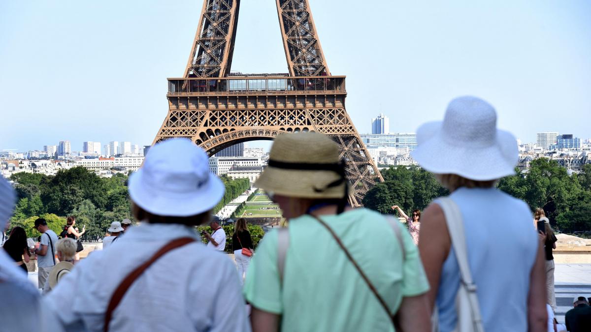 temperaturile extreme inchid marile atractii turistice din europa ce trebuie sa stie turistii care merg la turnul eiffel si luvru