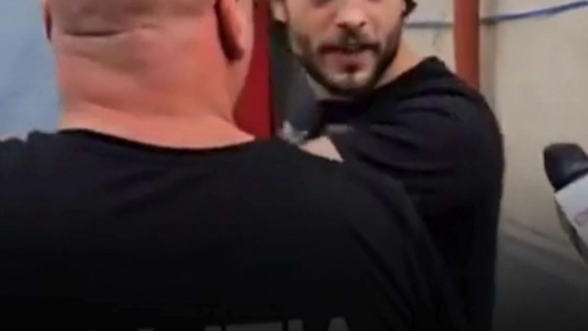 toto dumitrescu a fost saltat de politisti si internat la psihiatrie nu mi este bine angajata unui magazin a sunat la 112