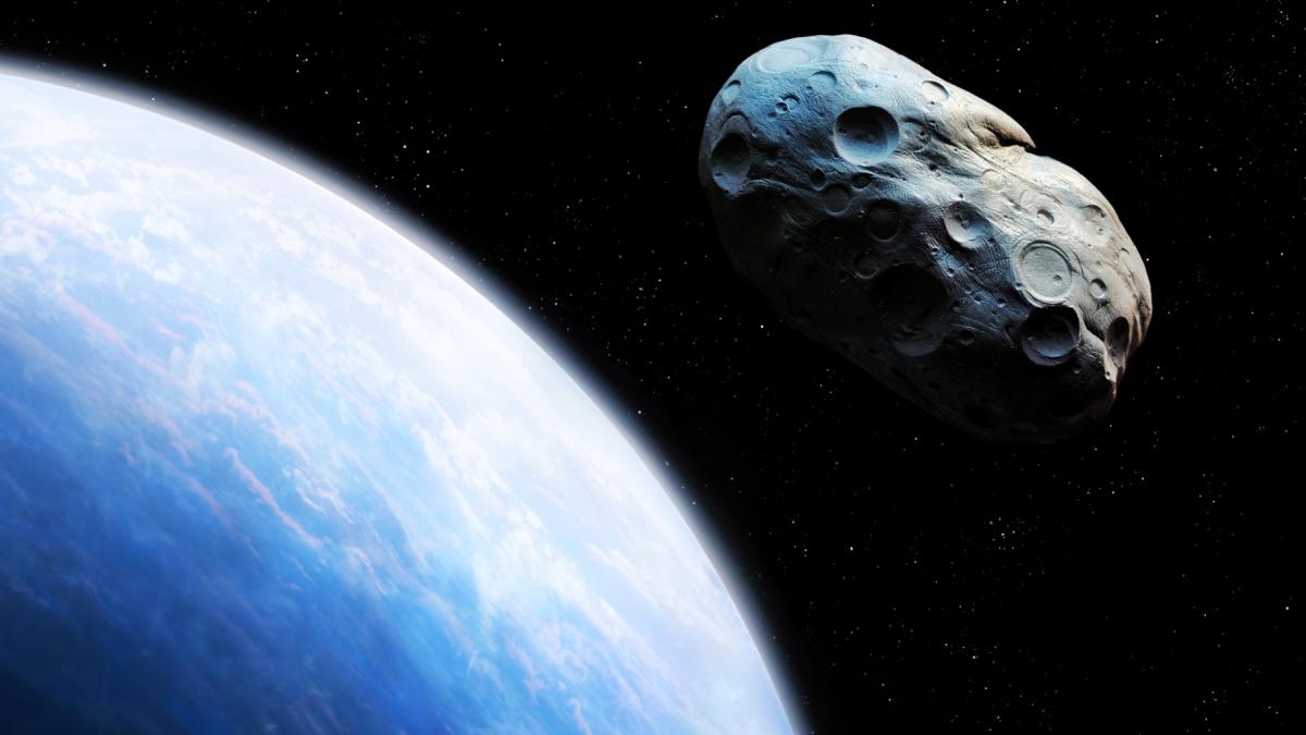 asteroid in spatiu langa pamant